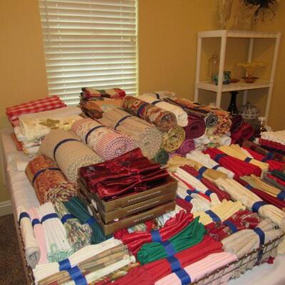 Tablecloths, napkins, placemats, napkin rings