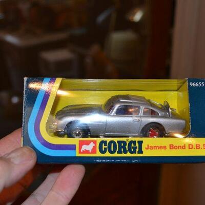1990's Corgi James Bond Aston Martin DB5 toy