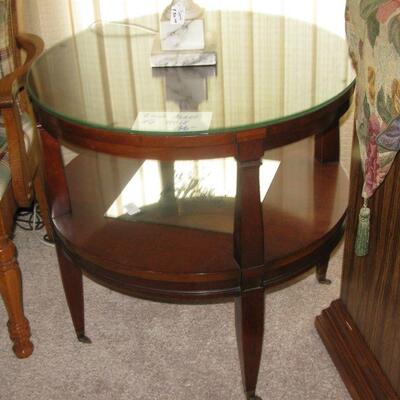 MAHOGANY ROUND GLASS TOP TABLE   BUY IT NOW $ 40.00