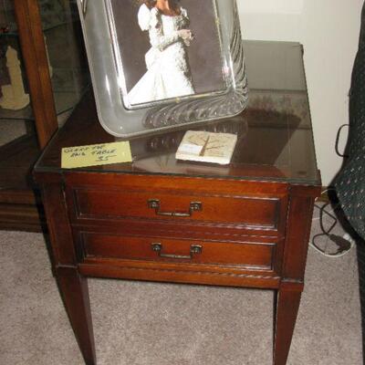 MAHOGANY GLASS TOP END TABLE   BUY IT NOW $ 35.00 EACH ( THERE ARE 2) 
