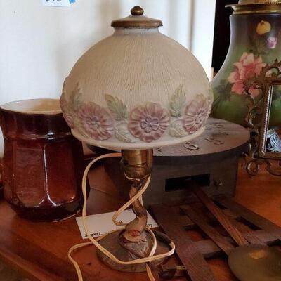 PUFFED FLOWER SHADE LAMP 