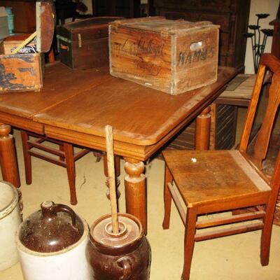 5TH LEG TABLE    BUY IT NOW $ 125  WITH LEAVES AND 2 CHAIRS