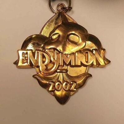 https://www.ebay.com/itm/114835803756	NNS010 2002 ENDYMION MEMBER MEDALLION WITH RIBBON
