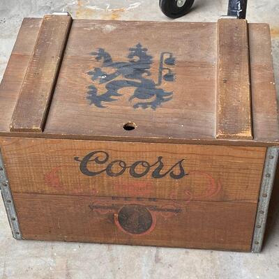 https://www.ebay.com/itm/124748440796	TM9415 Coors Beer Wooden Crate Box Advertising  UShip or Local Pickup		Auction
