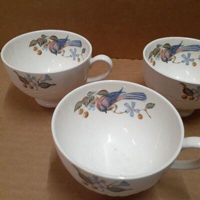 https://www.ebay.com/itm/124755342898	KG8068 (2) Wedgwood Londonderry of Etruria Coffee Cups Local Pickup
