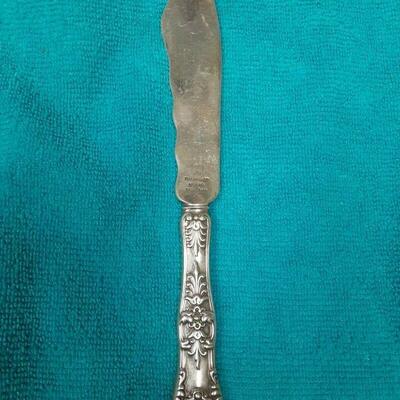 https://www.ebay.com/itm/124758558864	ME3002 USED TIFFANY & CO. STERLING SILVER FISH KNIFE ENGLISH KING PATTERN...