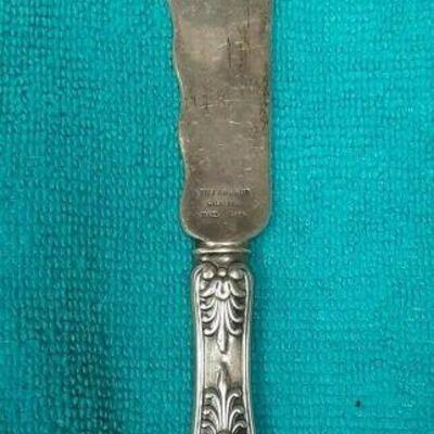 https://www.ebay.com/itm/124758569578	ME3003 USED TIFFANY & CO. STERLING SILVER FISH KNIFE ENGLISH KING PATTERN
