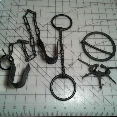 https://www.ebay.com/itm/124755341513	LY8070 boxed lot handmade wrought iron accessory Pickup Only
