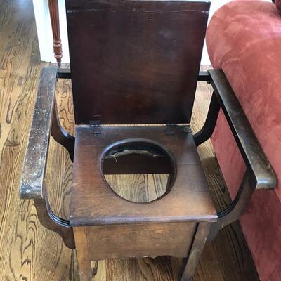 VINTAGE CHILDS POTTY CHAIR