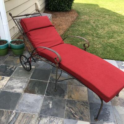 PATIO LOUNGE CHAIR WITH CHUSION