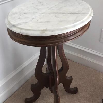 SMALL TABLE WITH MARBLE TOP