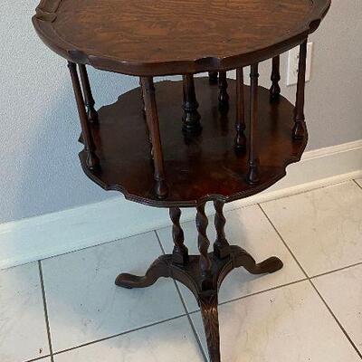 ME6020: Swivel Accent Table

