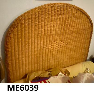 ME6039: Pair of Wicker Twin Beds
