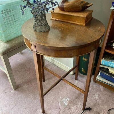 ME6055: Round Accent Table Upstairs
