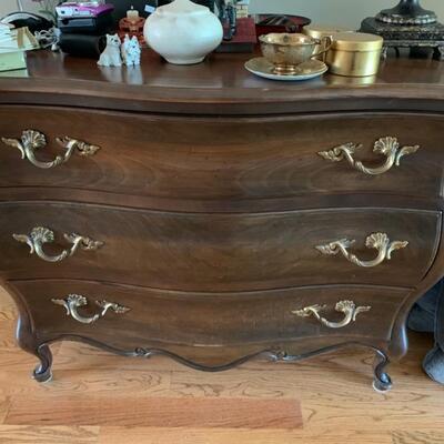 Bombe chest of drawers