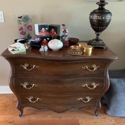 Bombe chest of drawers