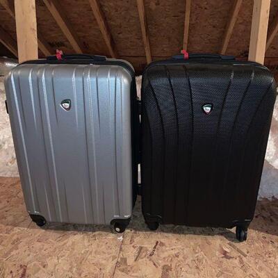 These are 2 Mia Toro luggage pieces that are in great condition showing hardly any signs of wear 12x16x30