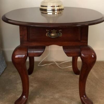 Queen Anne End table
$60