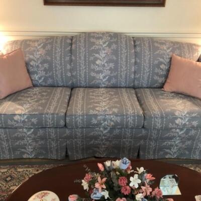 Formal brocade sofa -soft blue
Very clean
$190