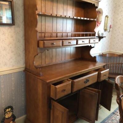 Maple buffet and hutch
$140