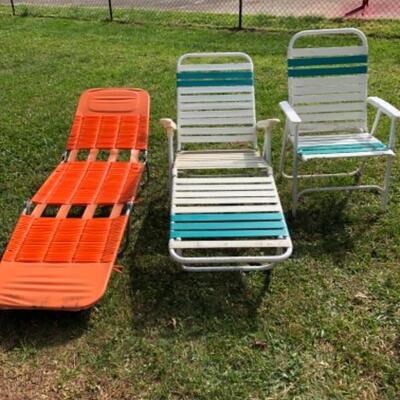 Vintage vinyl tubing lounge chair
$20
Vinyl lounge $12
Vinyl chair $8