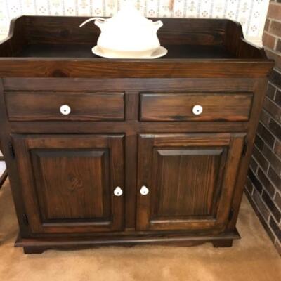 Custom made large dry sink with cabinet and drawers
$90