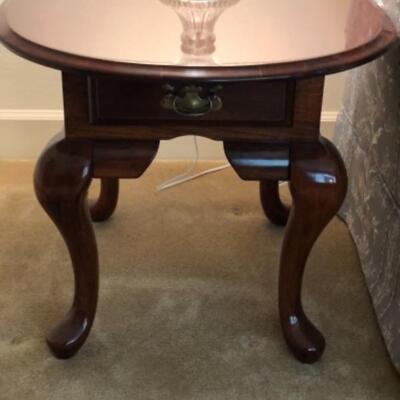 Queen Anne End table
$60