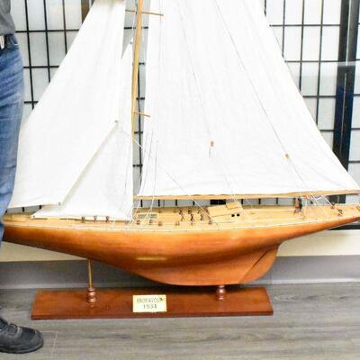 LARGE 6 Foot America's Cup Yacht Endeavour Model