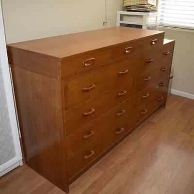 Mid Century Modern Teak 8 Drawer Dresser