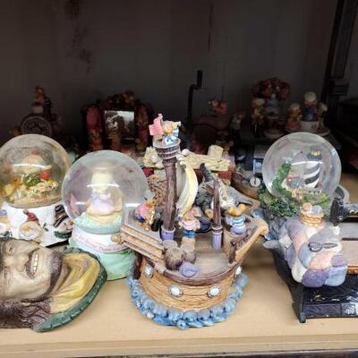 
#5156 â€¢ Precious Moments Snow Globes, Figureines, and More