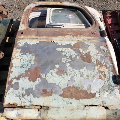 
#6752 â€¢ 1940s GM Doors