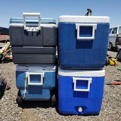 
#60012 â€¢ Four Ice Chests