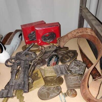 
#5198 â€¢ Belt Buckles, Belts, Keys, and More