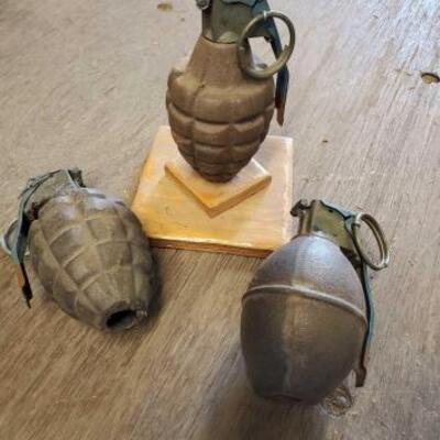 4550 â€¢ 3 Replica Grenades