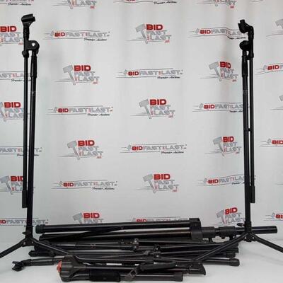 #2128 â€¢ 6 Microphone Stands With Case