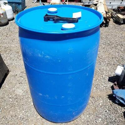 #60008 â€¢ Fifty Five Gallon Water Drum With Key