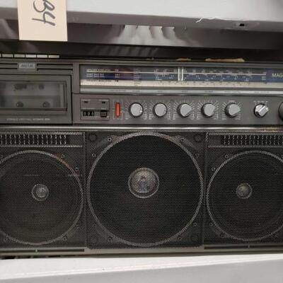 #4538 â€¢ Thomas Collectors Edition Radio & Clock, Admiral Solid State Radio, And Magnavox Stereo