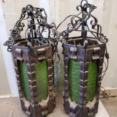 #4526 â€¢ 2 Light Fixtures measures approx 26"x11" 
