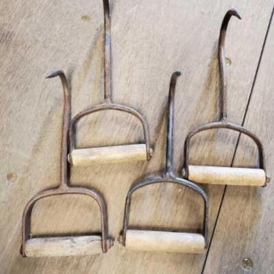 #4546 â€¢ 2 Pairs Of Hay Hooks 2 pairs off hay hooks 