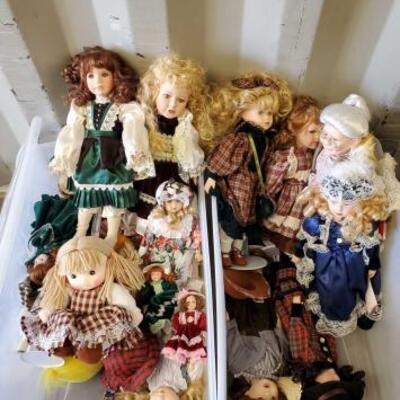 #4564 â€¢ Porcelain Dolls 