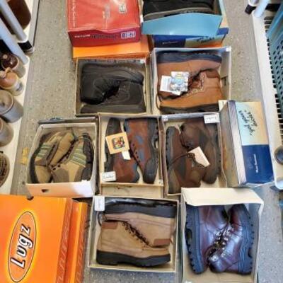 #5014 â€¢ 14 Pairs Of Hiking/Working Boots size 9.5 