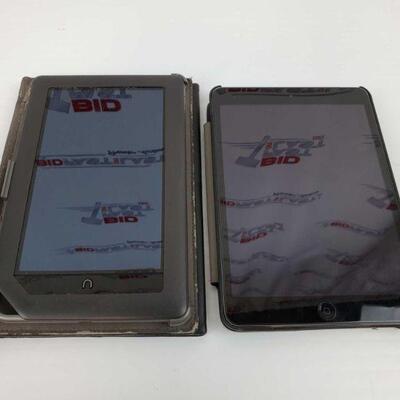 #2250 â€¢ Apple IPad And Nook Tablet W/ Cases