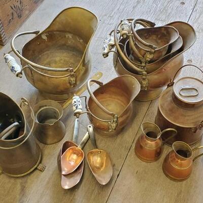 #4592 â€¢ Vintage Copper & Brass Lion Head SCUTTLE PAIL Ash Coal FIREPLACE Footed Set, 3 Vintage Measu.