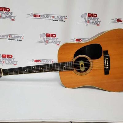 2004: Martin D25 Guitar