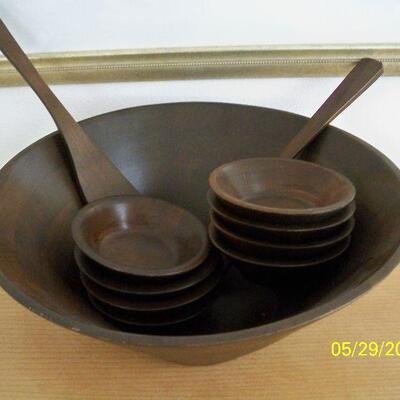 Vintage 11pcs. Giftwood Inc. Walnut Salad Bowl Set