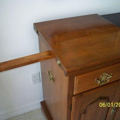 View of arm that holds bar top