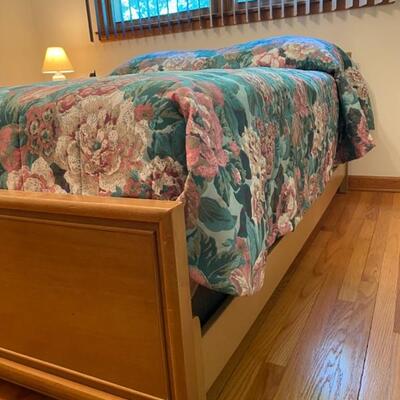 Kroehler Full Size Bed w/Beautyrest Mattress/Box Spring - $220 - 32"H