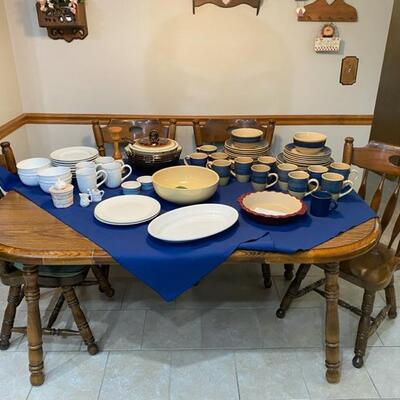 2-Leaf Oak Kitchen Table w/4 Chairs Made in Yugoslavia - $160 - 64"L x 41"W x 30"H + 2 x 12" Leaves