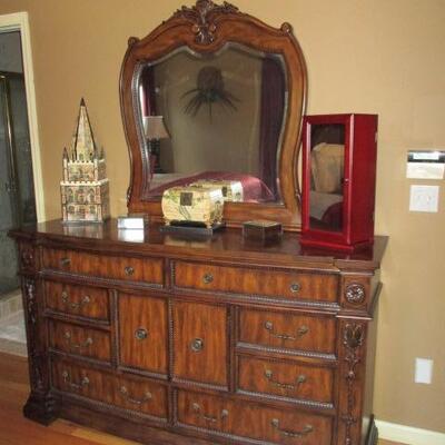Stunning Pulaski Keepsakes Home Bedroom Furniture 