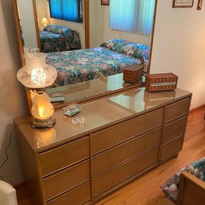 Kroehler 9-Drawer Dresser w/Mirror - $175 - 65"H x 62"W x 19"D
